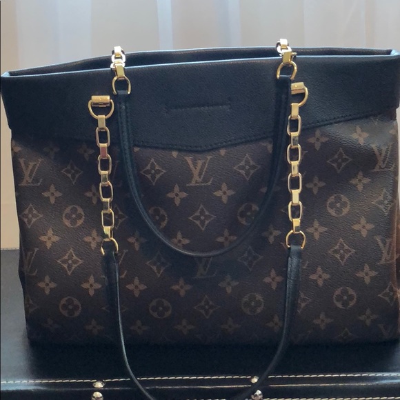 Louis Vuitton 2015 PALLAS Bag - Picture 7 of 12